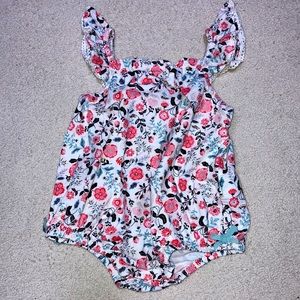 Dylan & Abby Floral w/Gold Accents Romper 6-9 mths